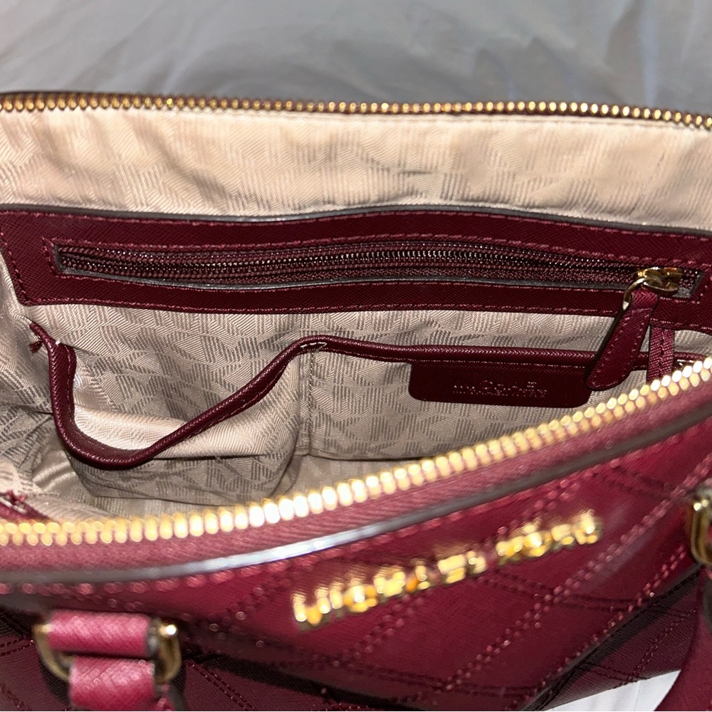 MICHAEL KORS BURGUNDY PURSE - Picture 2 of 5